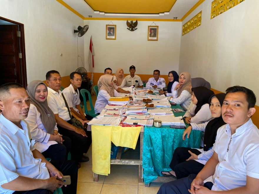 Monitoring Tim APBDes Kecamatan Semparuk